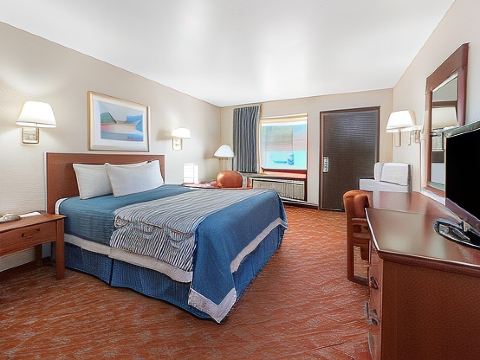Days Inn by Wyndham Russell