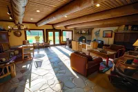 Daniels Summit Lodge - Хоумстей