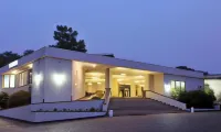 Cresta Sprayview Hotel