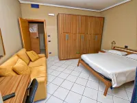Hotel Silverado Hotel dekat Rebus Escape Room Aversa