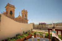 39 St. George Hotels near Foso e Interior Citadelle De Victoria