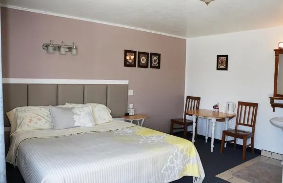 拜比石墊汽車旅館