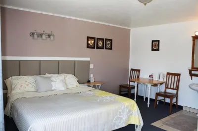 Bybee's Steppingstone Motel Hotels in Tropic