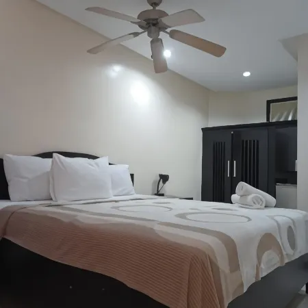 Boomerang Hotel