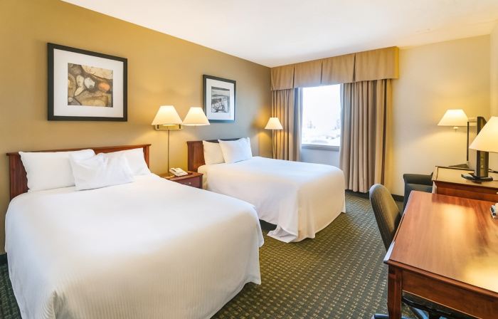 Ramada by Wyndham Thunder Bay Airlane Hotel