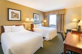 Ramada by Wyndham Thunder Bay Airlane Hotel