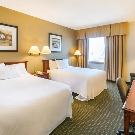 Ramada by Wyndham Thunder Bay Airlane Hotel