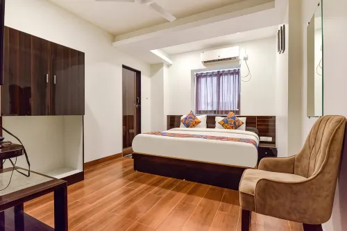 FabHotel Shri Krishna - Near Lalita Tower, Jetalpur