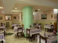 Hotel Monica