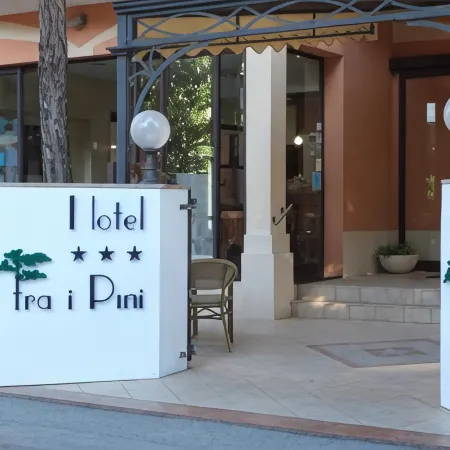 Hotel FRA I Pini Отели рядом с достопримечательностью «Визербелла»