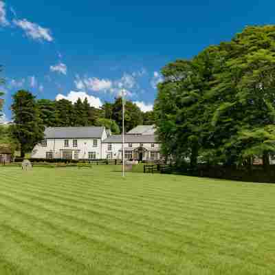Two Bridges Hotel Hotel Exterior