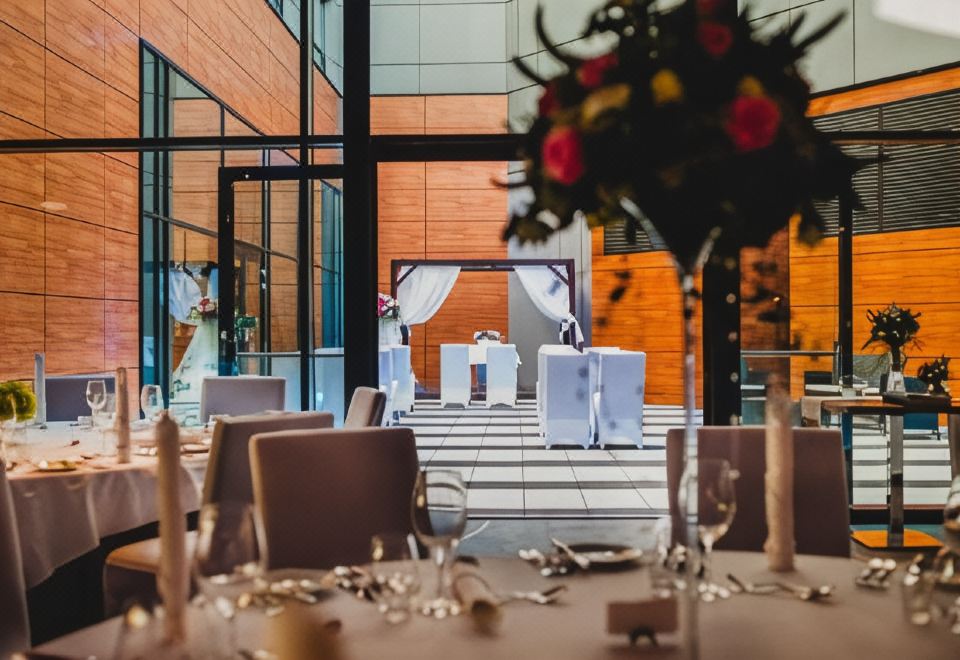 4. 바르샤바 플라자..