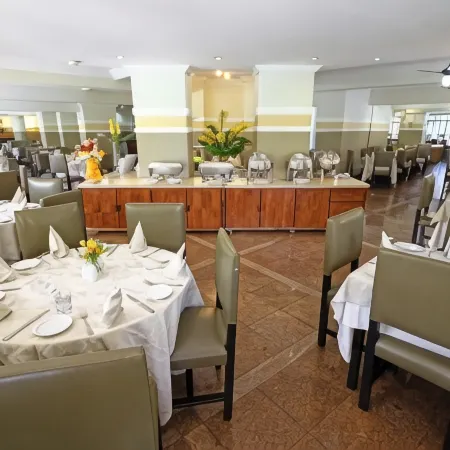 San Raphael Hotel Отели рядом с достопримечательностью «Стадион «Альянц-Парк»»