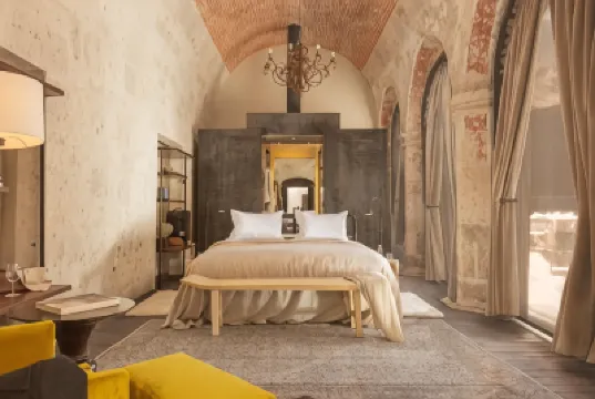 Cirqa - Relais & Châteaux Hotels in 