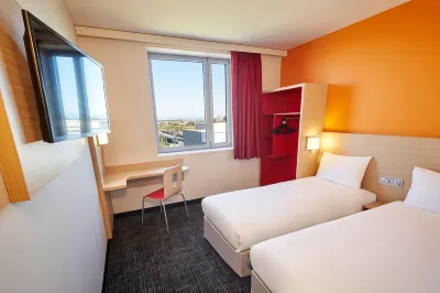 Kyriad Eco Clermont Ferrand Centre Hotel dekat Basilique Notre-Dame-du-Port