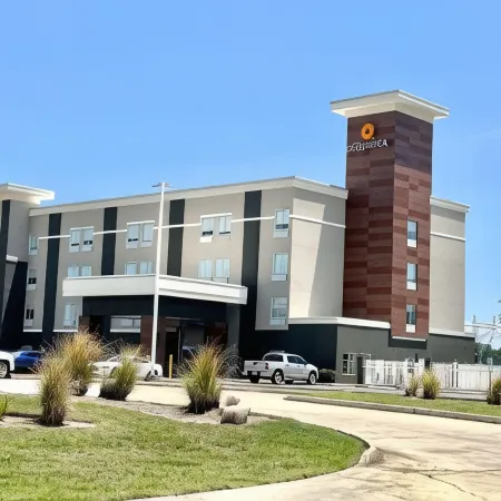 La Quinta Inn & Suites by Wyndham Gonzales La