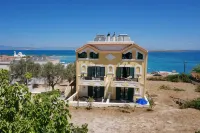 Vasilaras Hotel فنادق في Methana