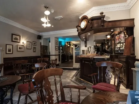 The Tavern - Steakhouse and Lodge Отели в г. Альнвик