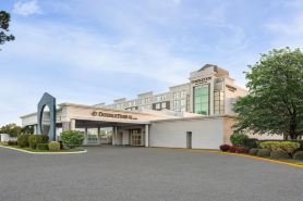 DoubleTree by Hilton Hotel Norfolk Airport