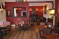 The Red Lion Hotel di Manordeilo and Salem