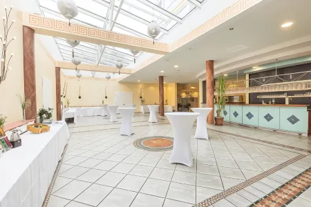 Vitalia Seehotel Отели в г. Бад-Ольдесло