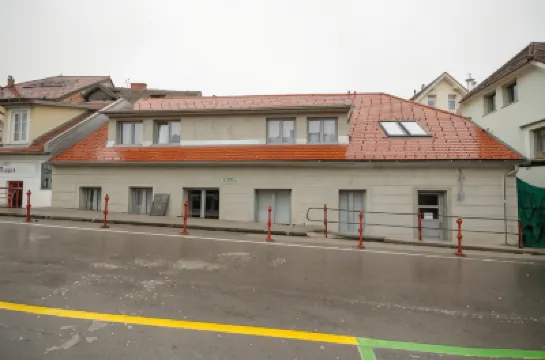 Cha Cha Rooms Hotel berhampiran Town Hall