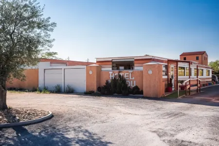 Hôtel Acajou Отели в г. Ортаффа