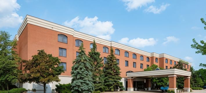 La Quinta Inn & Suites by Wyndham Madison American Center Hotels in Madison