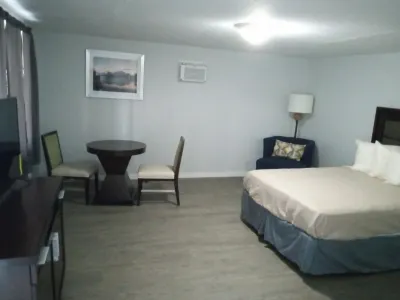 Homes -N - Courts