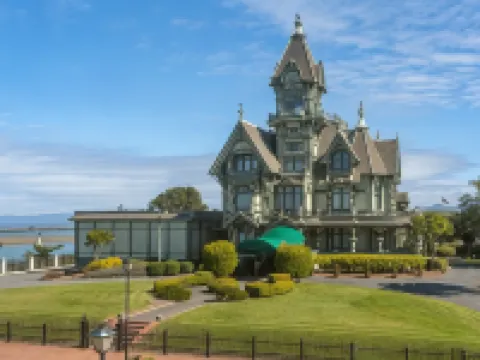 Pinc Lady Mansion Hotels in Eureka