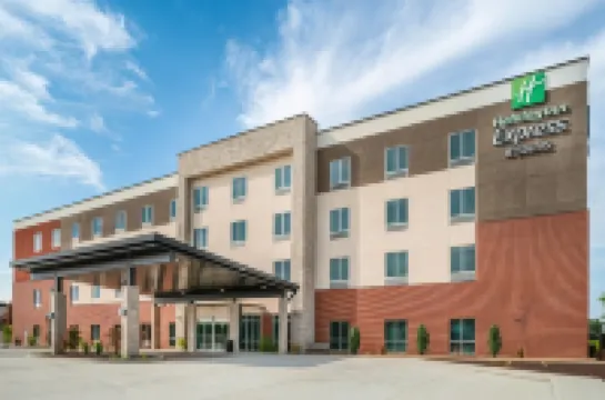 Holiday Inn Express & Suites ST PETERS by IHG Hotels in O'Fallon Township