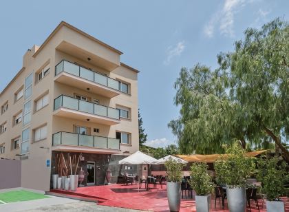Hotel H
