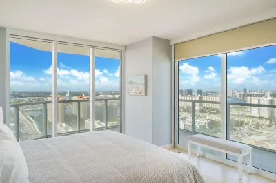 A Breathtaking Oceanview High Rise Luxury Condo!