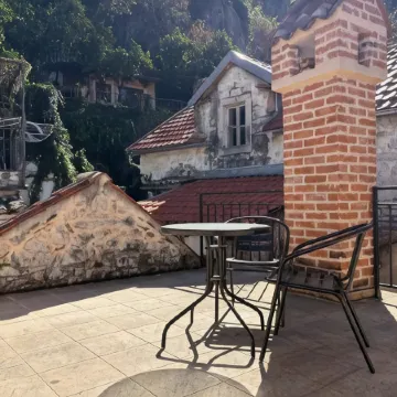 Antika Guesthouse Отели в г. Котор