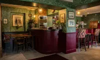 George and Dragon Clifton - بار