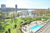 Novotel Paris Créteil Le Lac فنادق في كريتيل