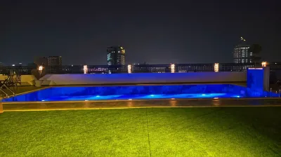 Nine Tree Luxury Hotel & Suites Lahore Hotel in zona Guddi Ground