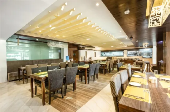 Mahabir Palace Отели рядом с достопримечательностью «Benchen Monastery Community»