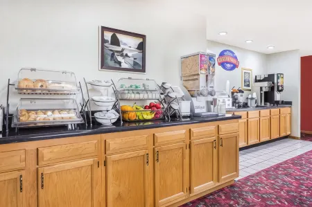 Baymont by Wyndham Bowling Green