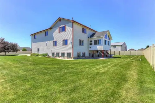 Massive Gathering Home with Ballroom - Sleeps 32+