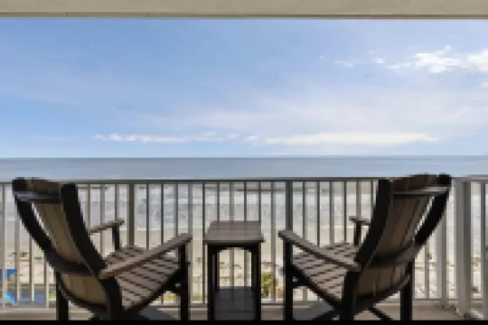 Beautiful Beachfront Resort Condo