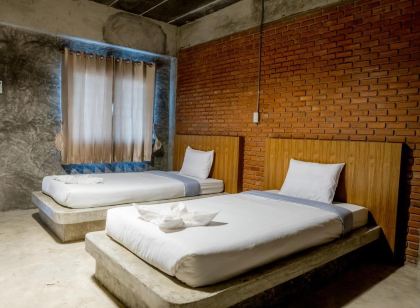 ต้นฝางโฮเต็ล