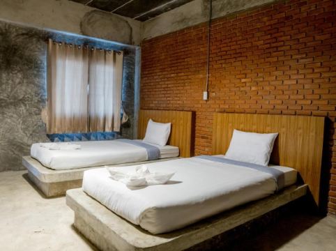 ต้นฝางโฮเต็ล