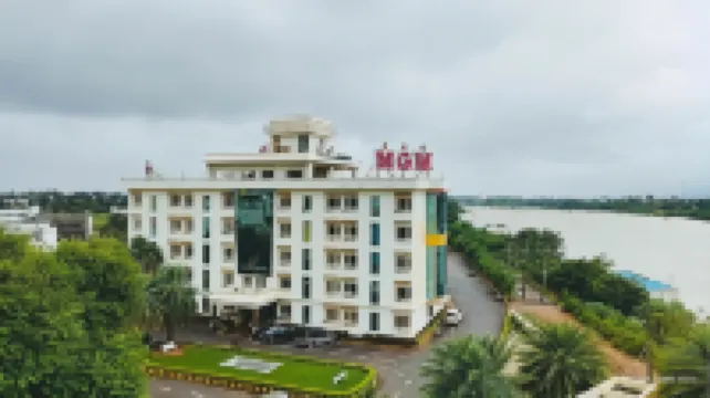 Hotel MGM Grand Hotels near Mamanduru Forest