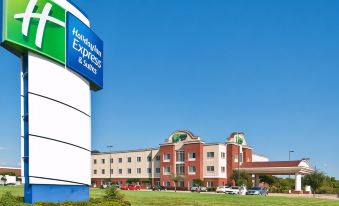 Holiday Inn Express & Suites CANTON by IHG