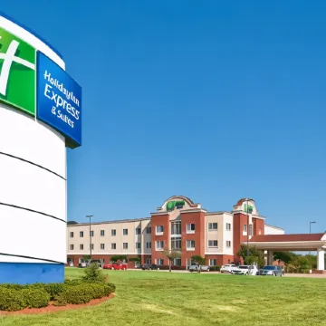 Holiday Inn Express & Suites CANTON by IHG