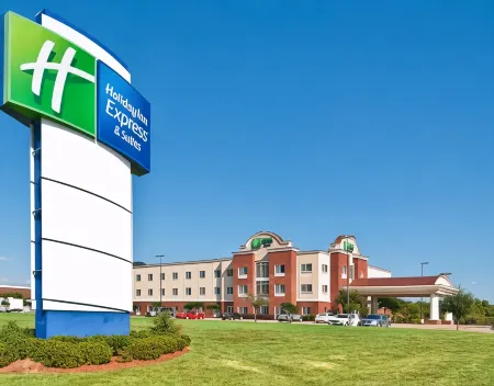 Holiday Inn Express & Suites Canton
