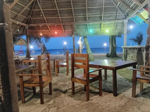 White Sand Beach Inn