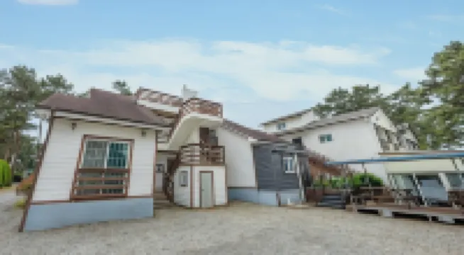 Taean Mongsanporangbadarang Shim Pension Hotels in 