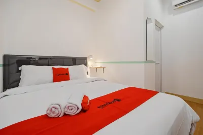 RedDoorz @ Taman Royal Tangerang Hotels in Tangerang